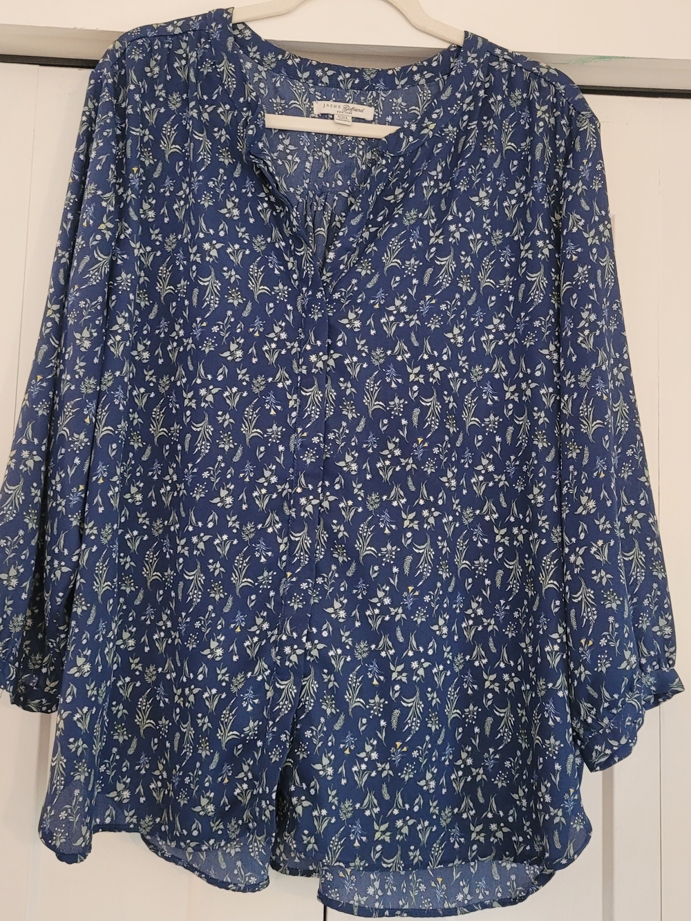 JACHS Girlfriend Blue Floral Button-Front Blouse